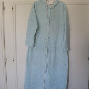 Cabernet robe w/ hoodie, pale mint green, Sz L